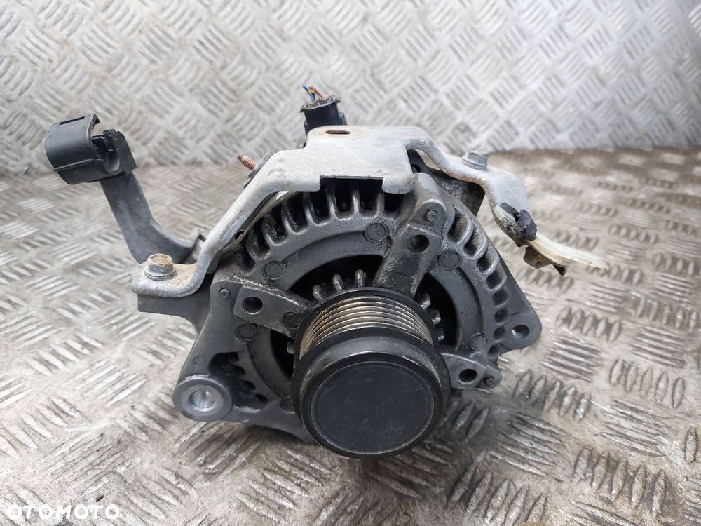 ALTERNATOR TOYOTA YARIS II LIFT 1.33 16V 27060-0Y040 ID: 236448 - 1