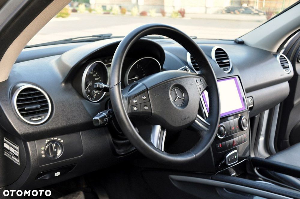 Mercedes-Benz ML - 23