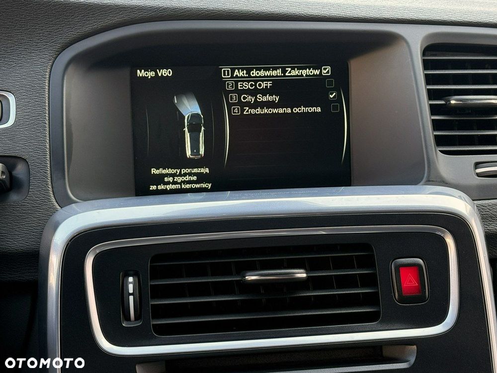 Volvo V60 D4 Momentum - 40