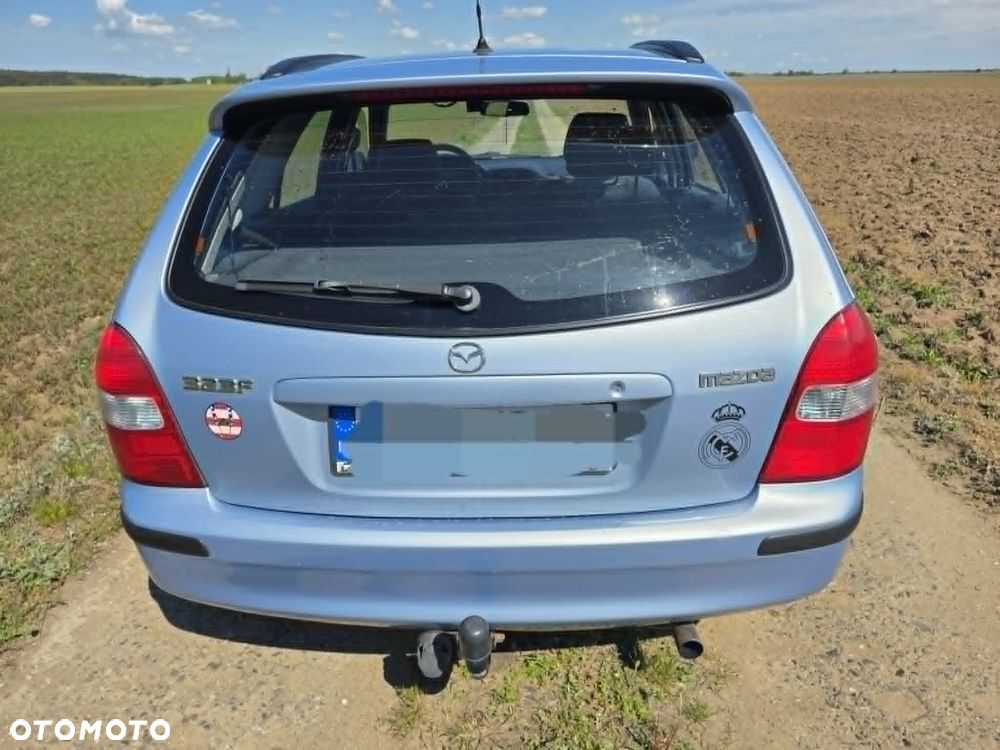 Mazda 323F - 6