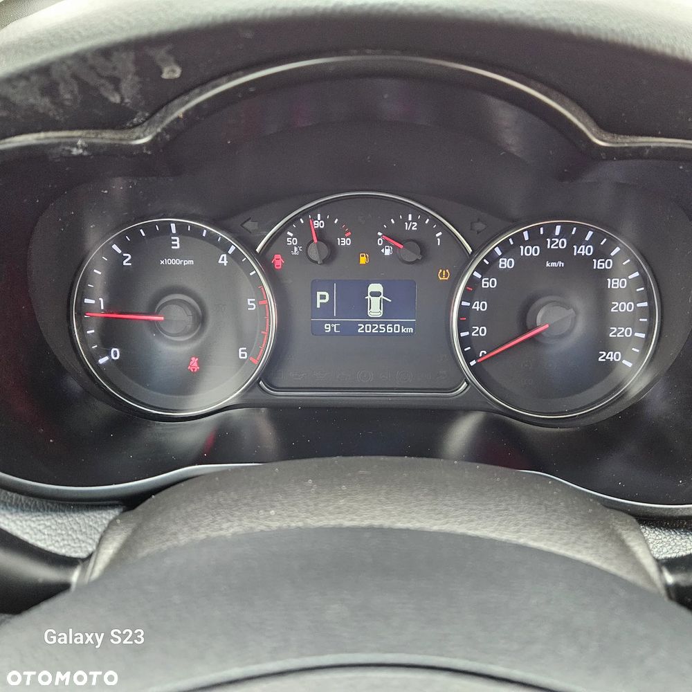 Kia Carens 1.7 CRDi 141 Dream Team Edition - 37