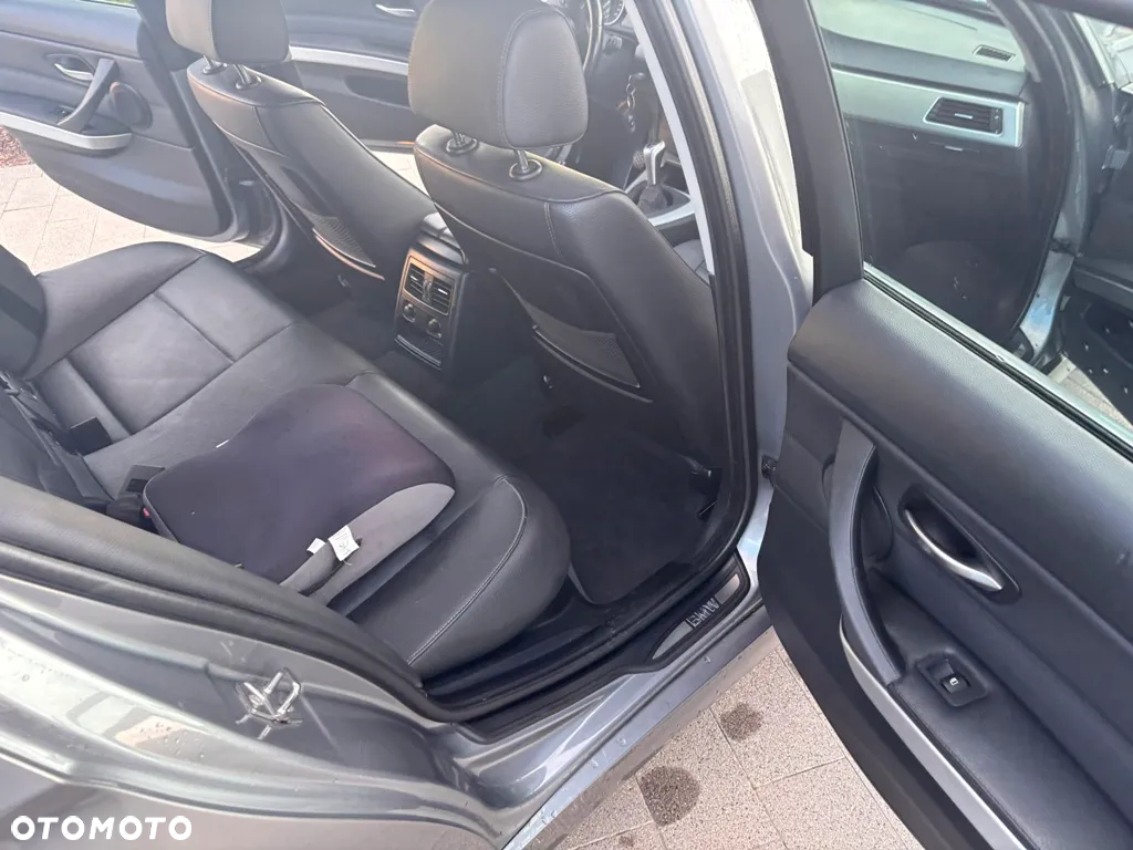 BMW Seria 3 320d DPF Touring Blue Performance Edition Fleet - 15