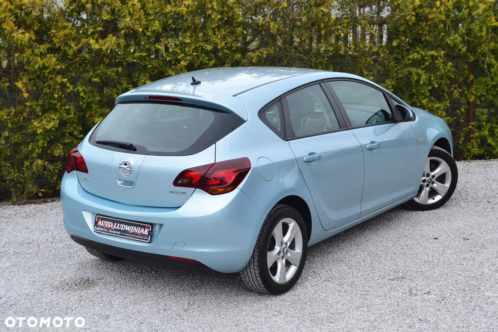Opel Astra 1.4 EcoFLEX Design Edition - 8
