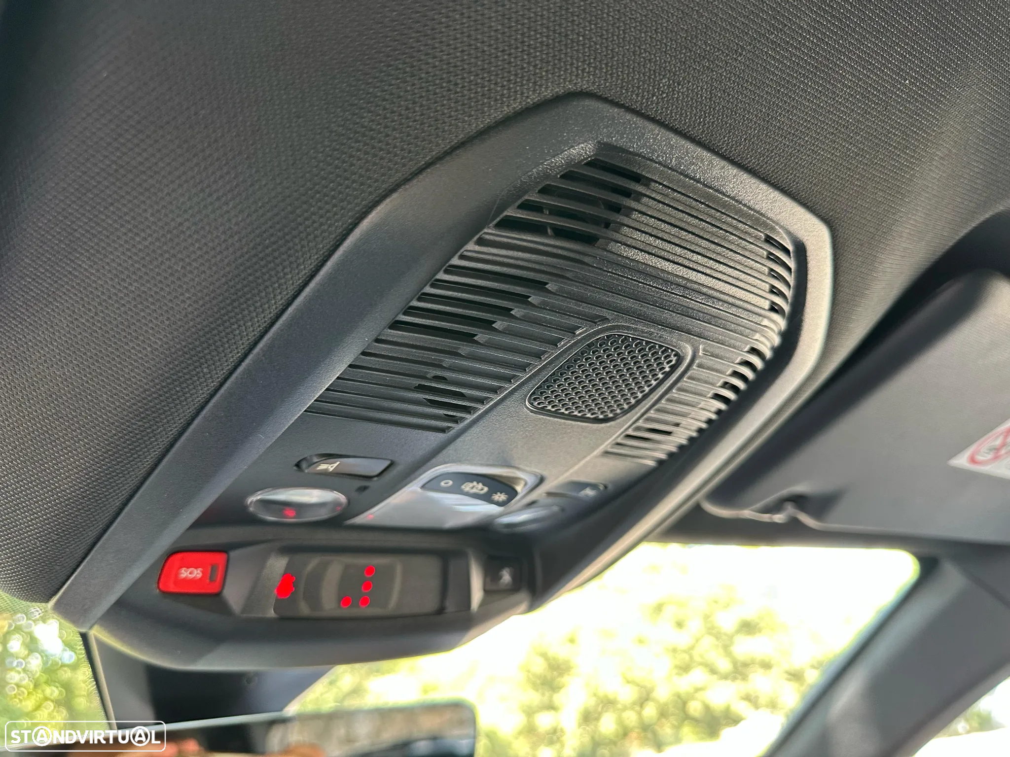 Peugeot 3008 1.6 Hybrid GT Pack e-EAT8 - 28