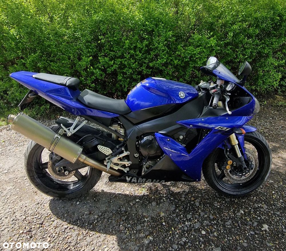 Yamaha R1 - 1