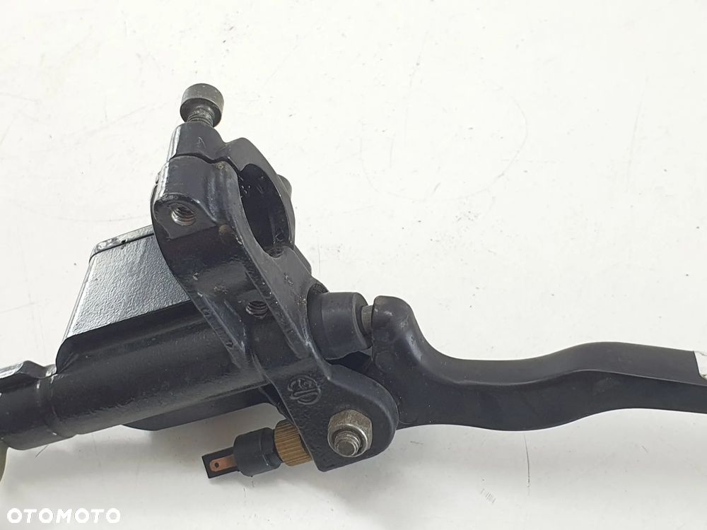 E-MAX 90S POMPA HAMULCA PRZÓD M1 - 11