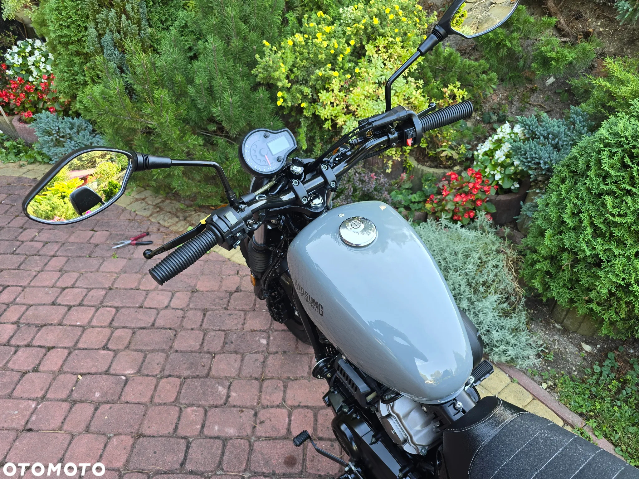 Hyosung GV - 11