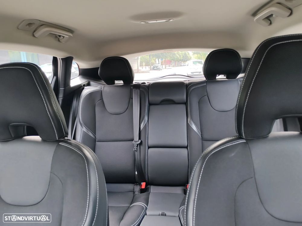 Volvo V40 2.0 D3 Momentum - 5