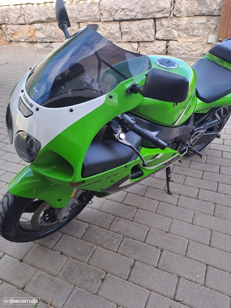 Kawasaki ZXR Ninja ZX7R - 1