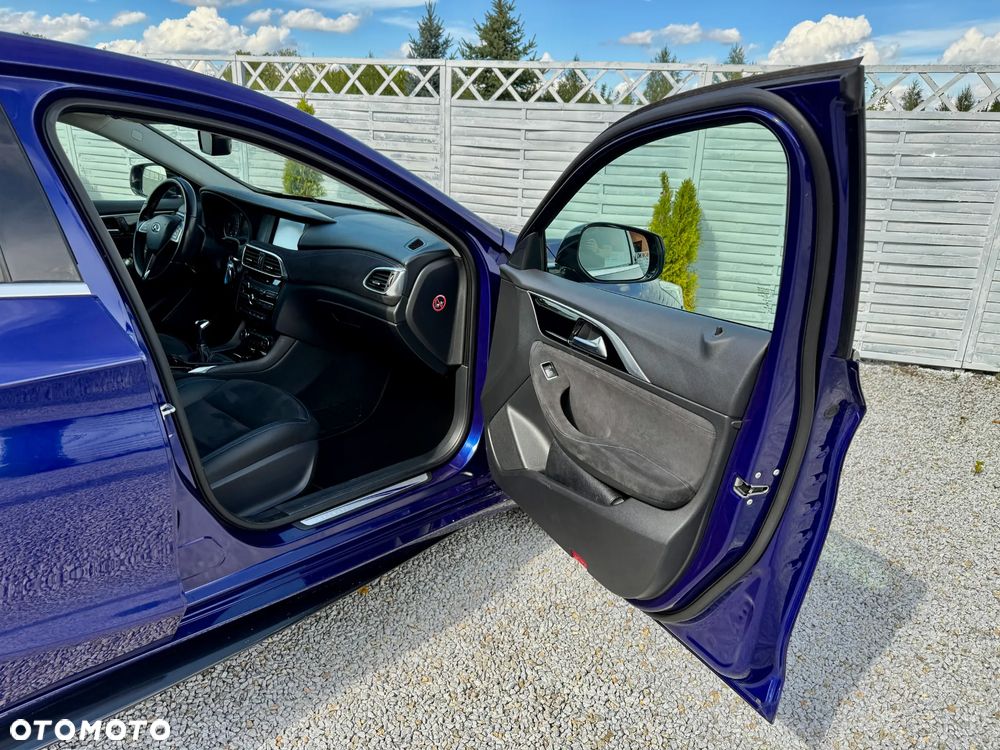 Infiniti Q30 1.6t Premium Tech - 34