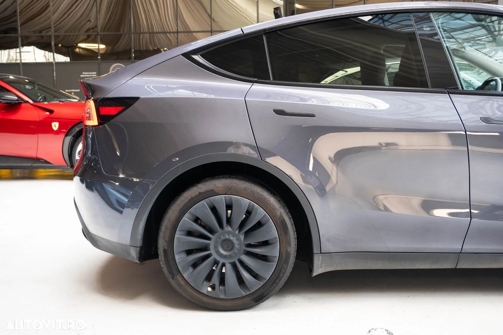 Tesla Model Y AWD Long Range - 7