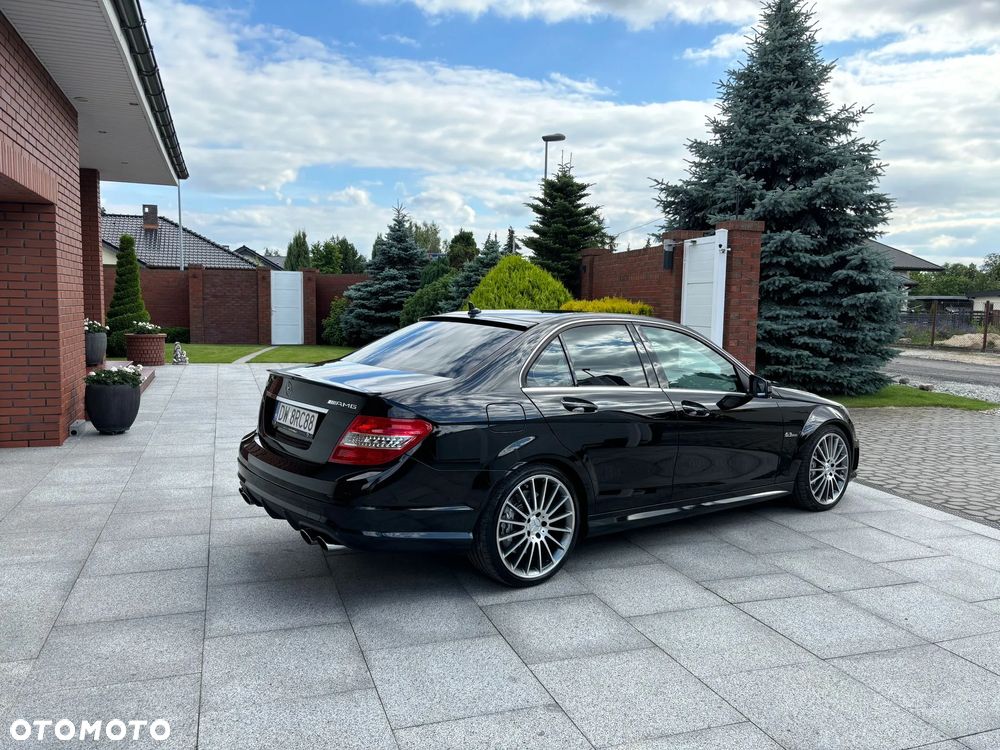 Mercedes-Benz Klasa C 63 AMG - 6