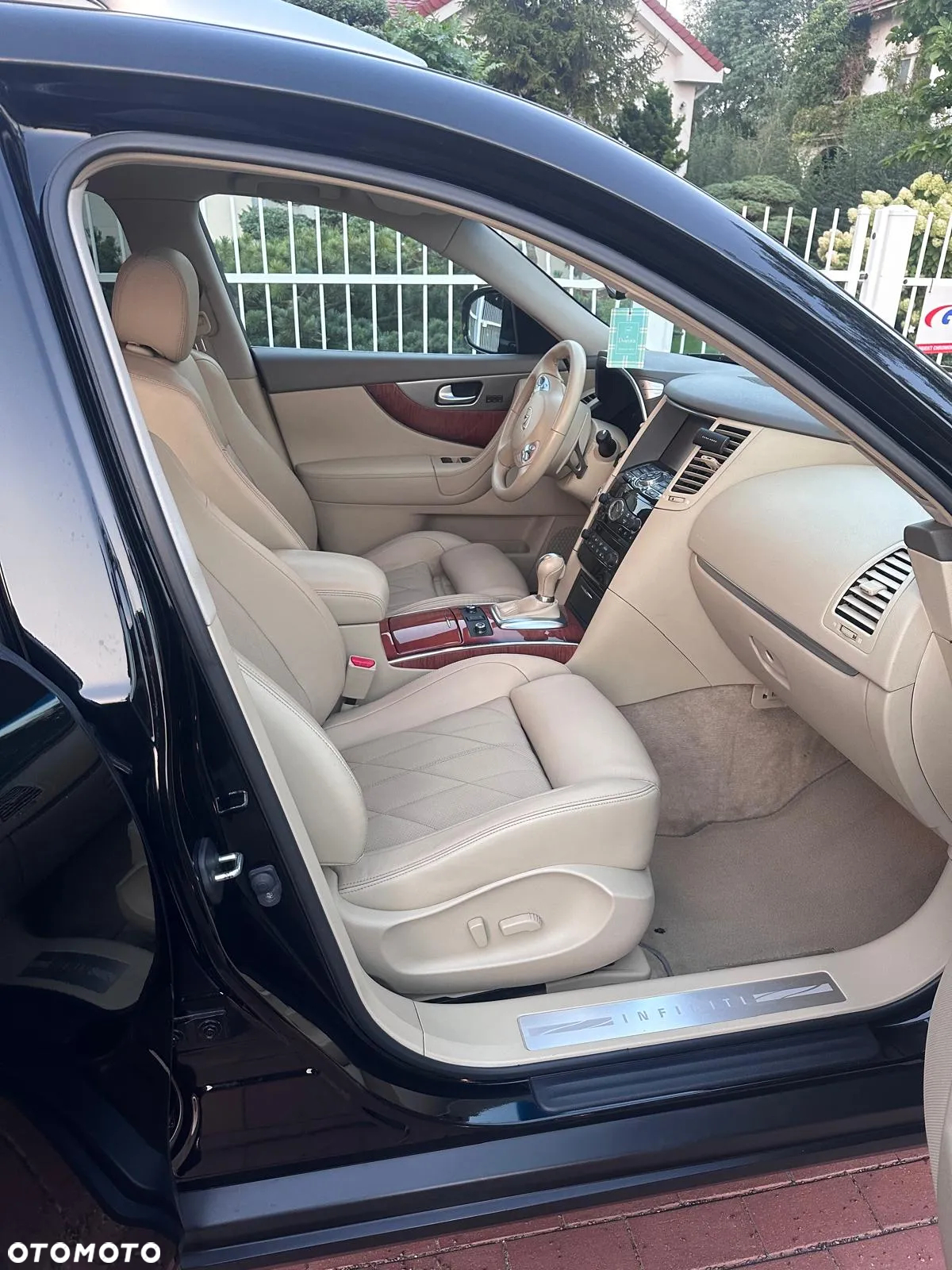 Infiniti QX70 3.0d S Premium - 11