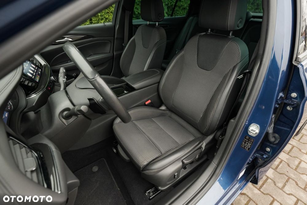 Opel Insignia - 12
