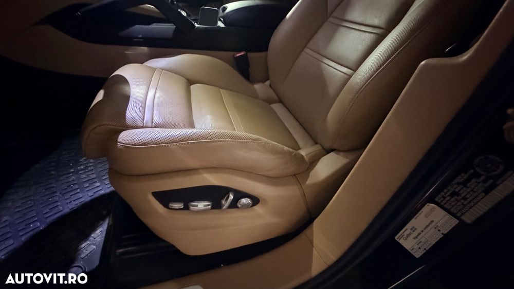 Porsche Cayenne Tiptronic S - 12
