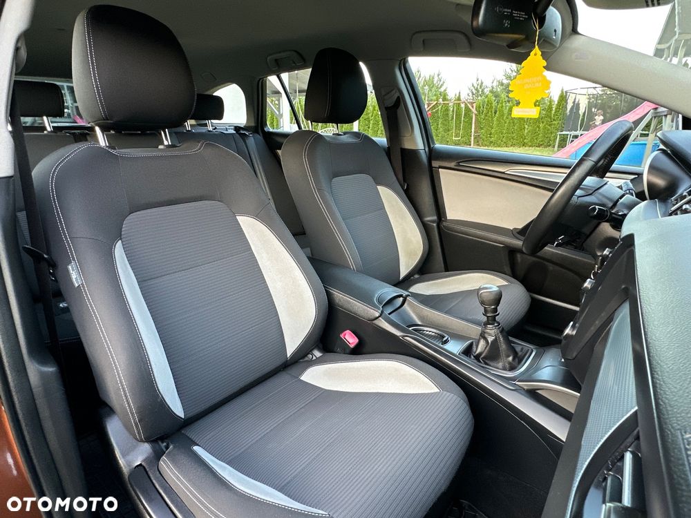 Toyota Avensis Touring Sports 1.6 D-4D Business Edition - 26