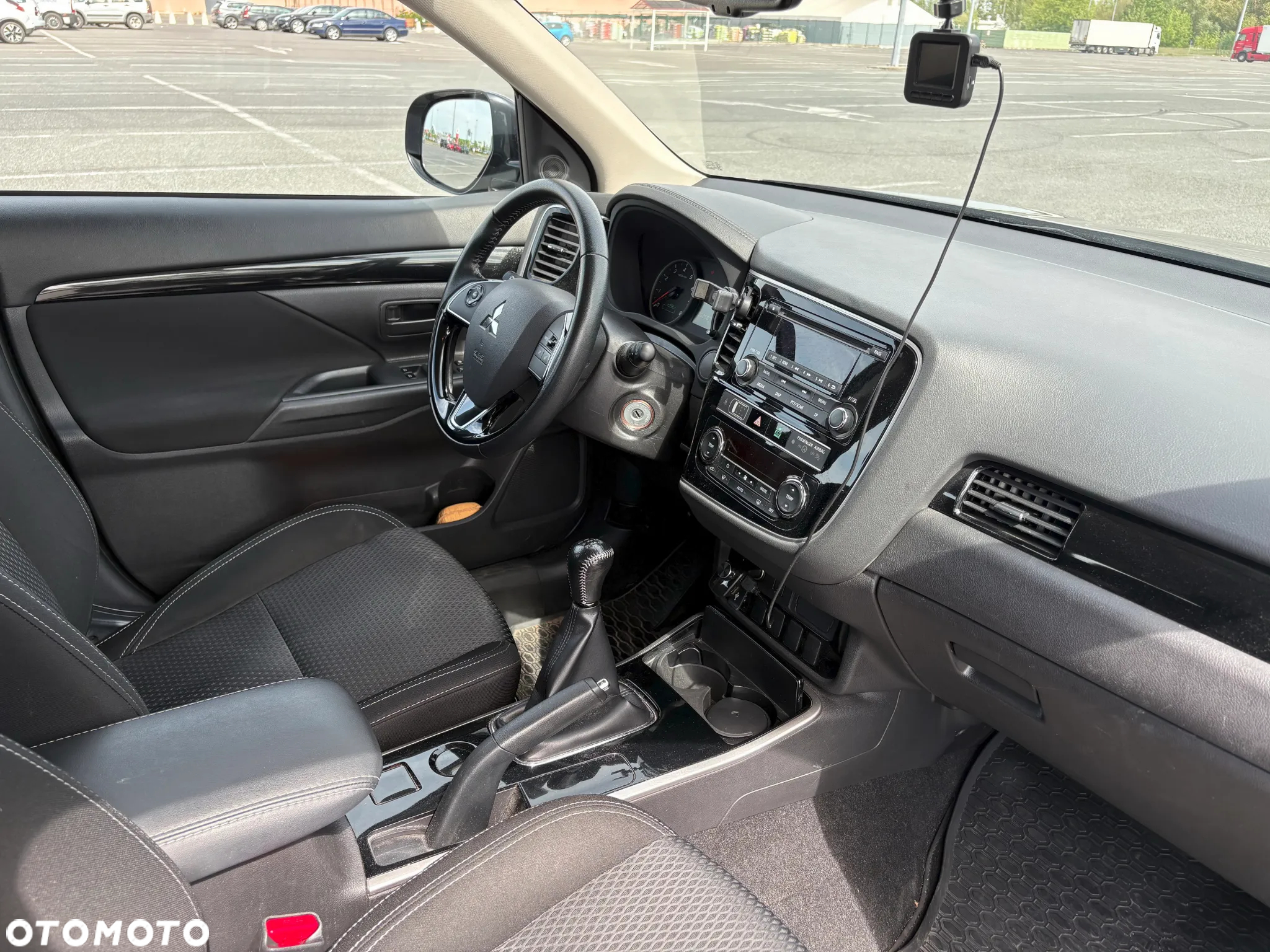 Mitsubishi Outlander 2.0 Invite + 2WD - 9