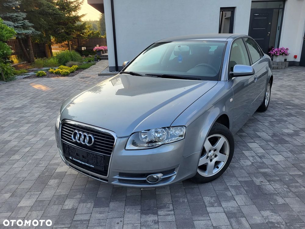 Audi A4 Limousine - 1
