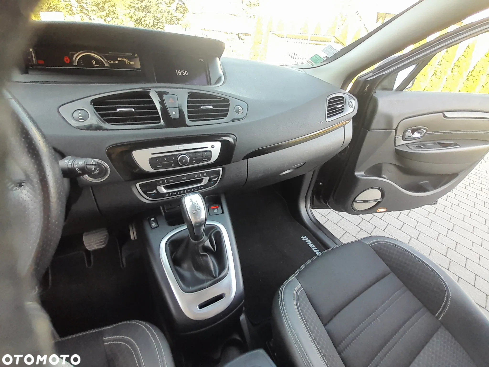 Renault Grand Scenic dCi 110 EDC Bose Edition - 16