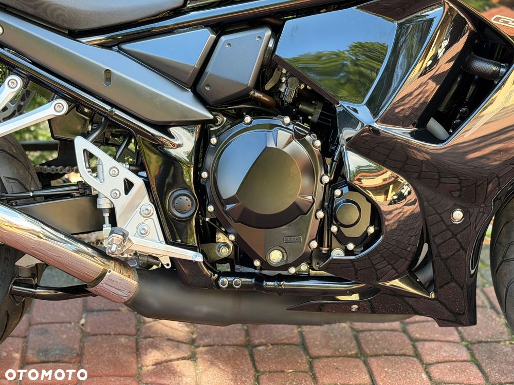Suzuki GSX - 13
