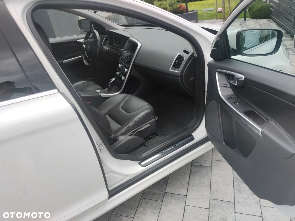 Volvo XC 60 D3 Drive-E Momentum - 30