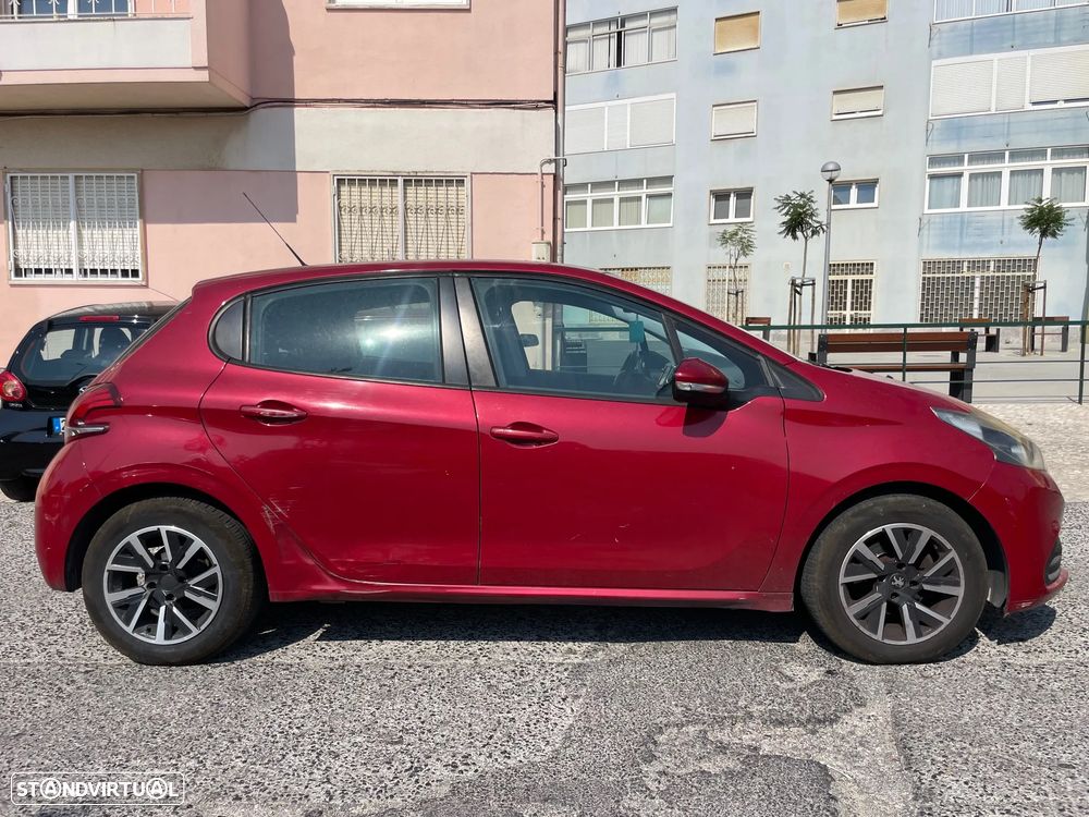 Peugeot 208 1.6 BlueHDi Style - 4