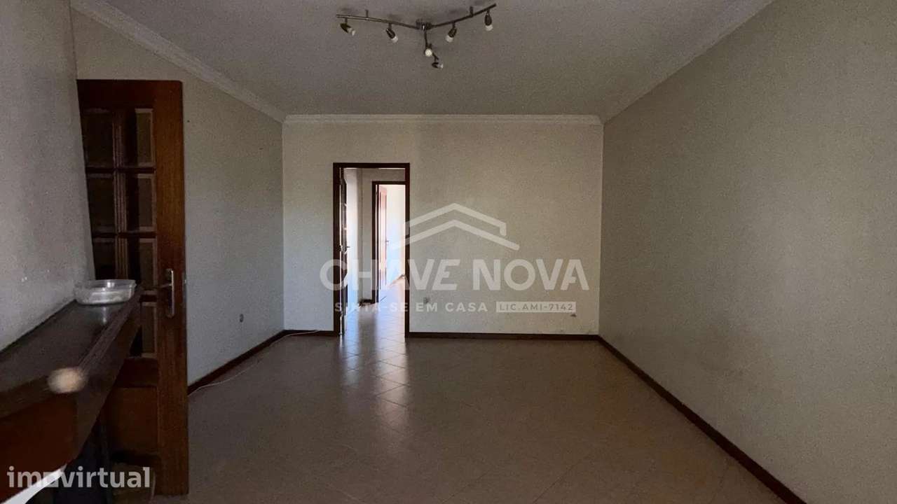 Apartamento T1 na Maia com varanda e garagem - Grande imagem: 2/14