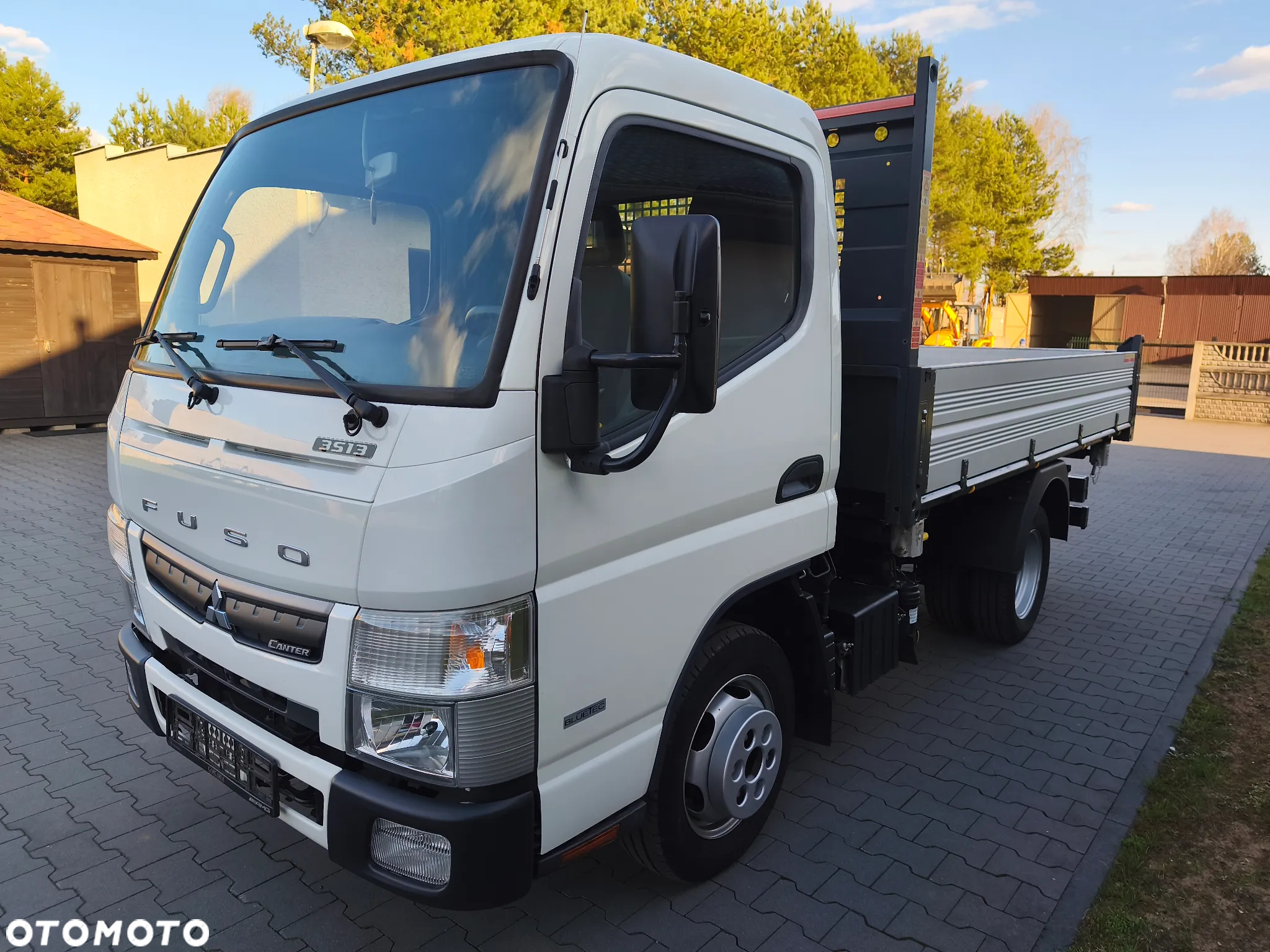 Mitsubishi Fuso Canter - 32