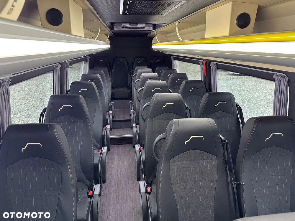 Mercedes-Benz Sprinter 517 - 12