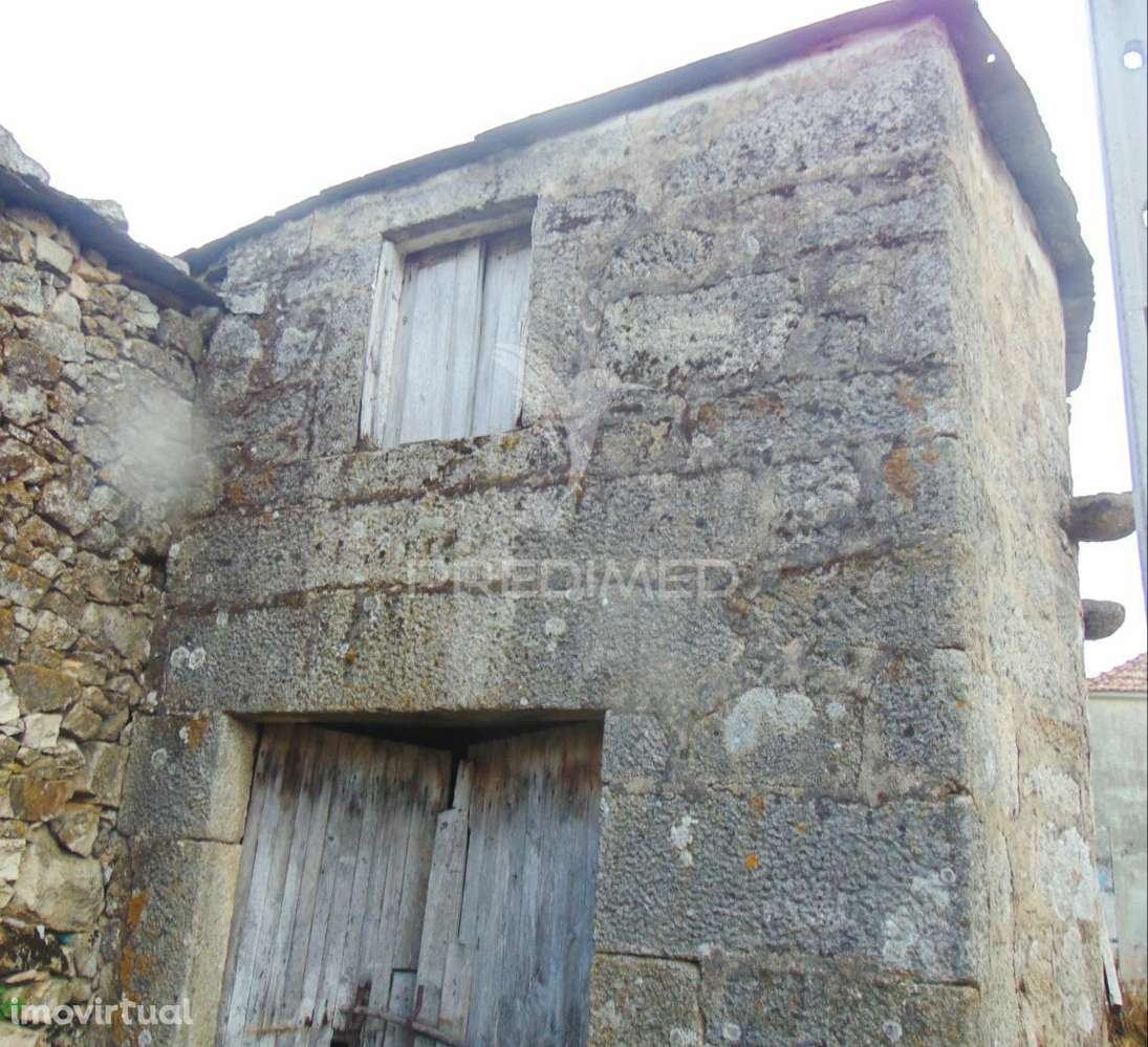 Casa em pedra c/ terreno para recuperar a 12 kms de Vila Real - Grande imagem: 5/21