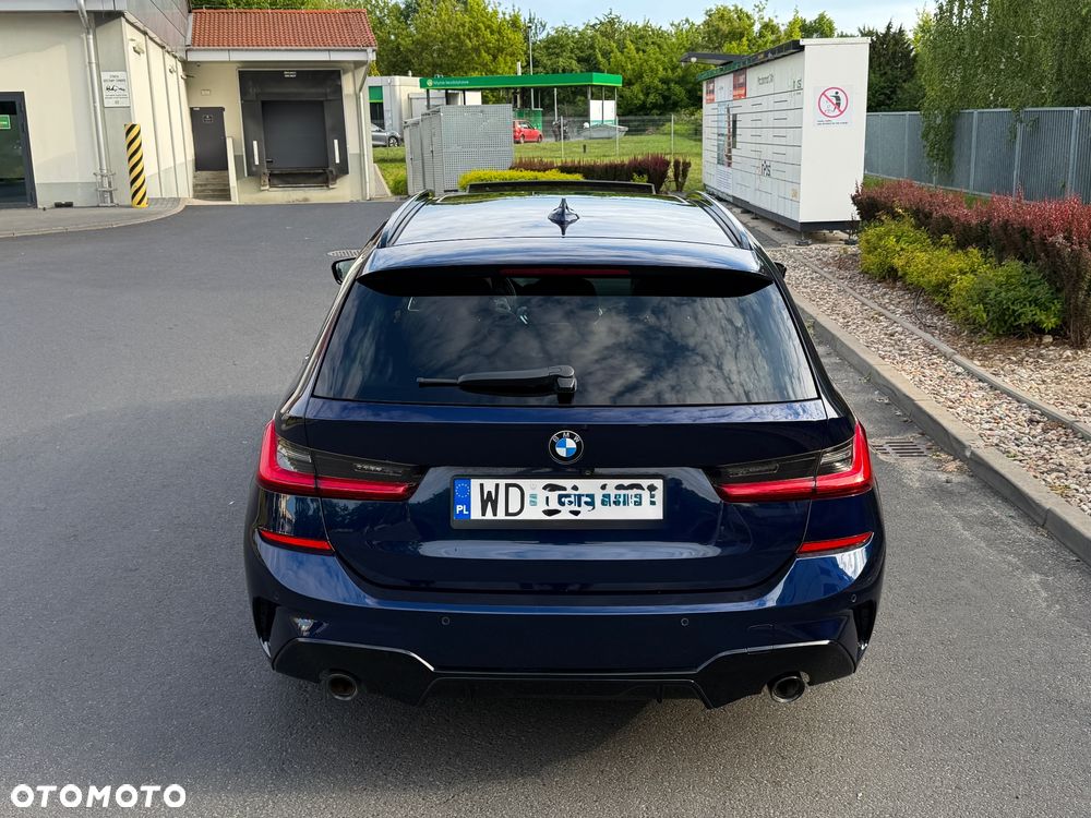 BMW Seria 3 330e M Sport - 5
