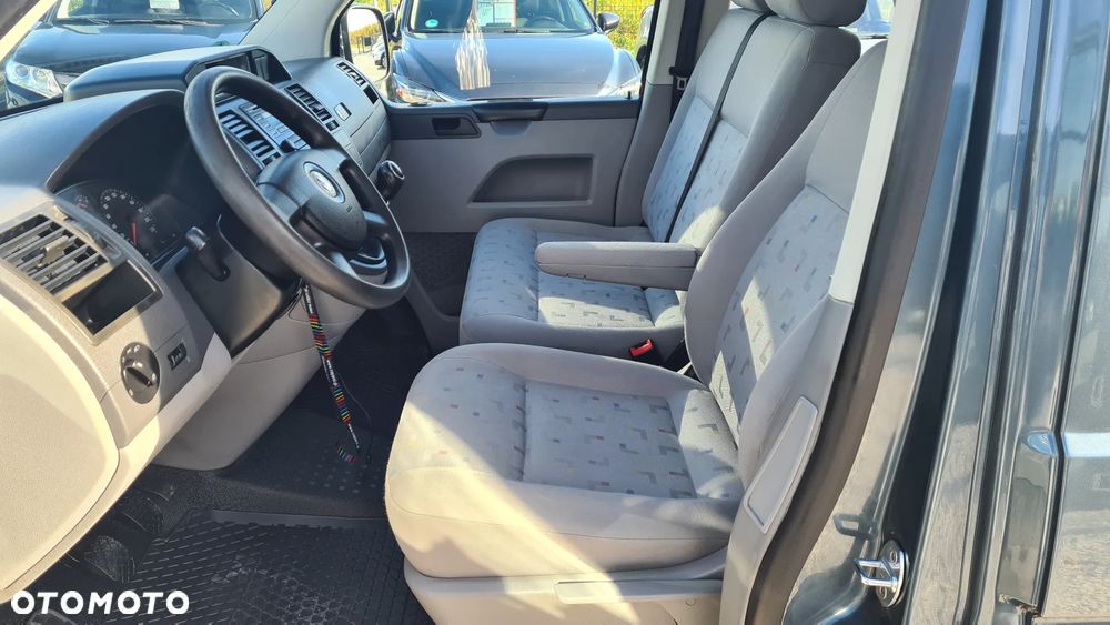 Volkswagen Caravelle - 26