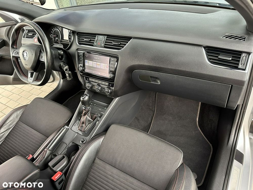 Skoda Octavia 2.0 TDI DSG RS - 16