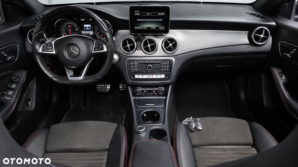 Mercedes-Benz CLA 220 4Matic 7G-DCT AMG Line - 15