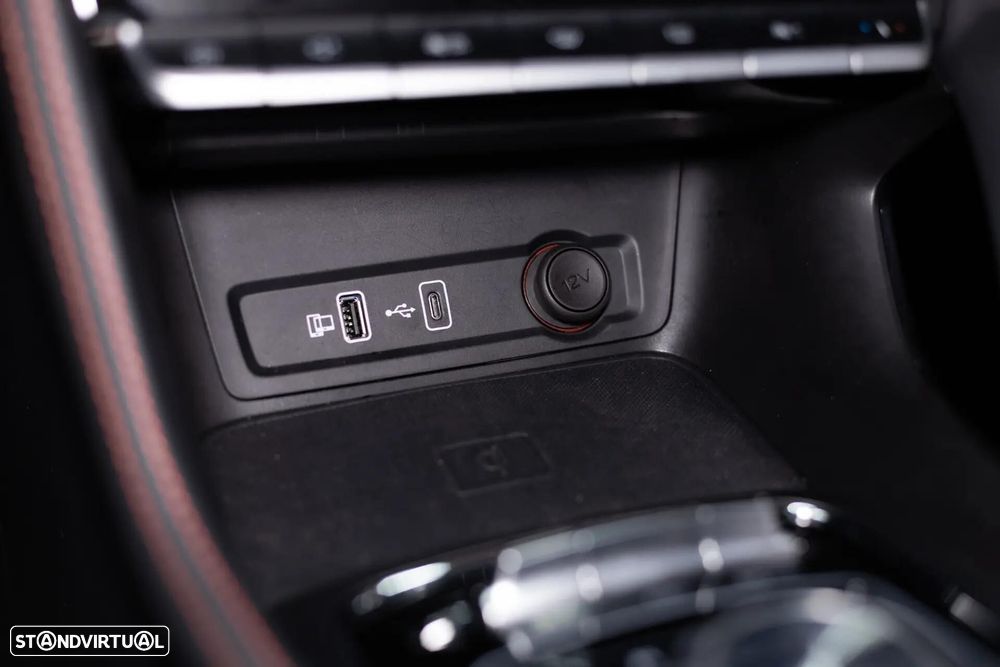 MG ZS EV 72.6 kWh Luxury OBC 11 kW - 37