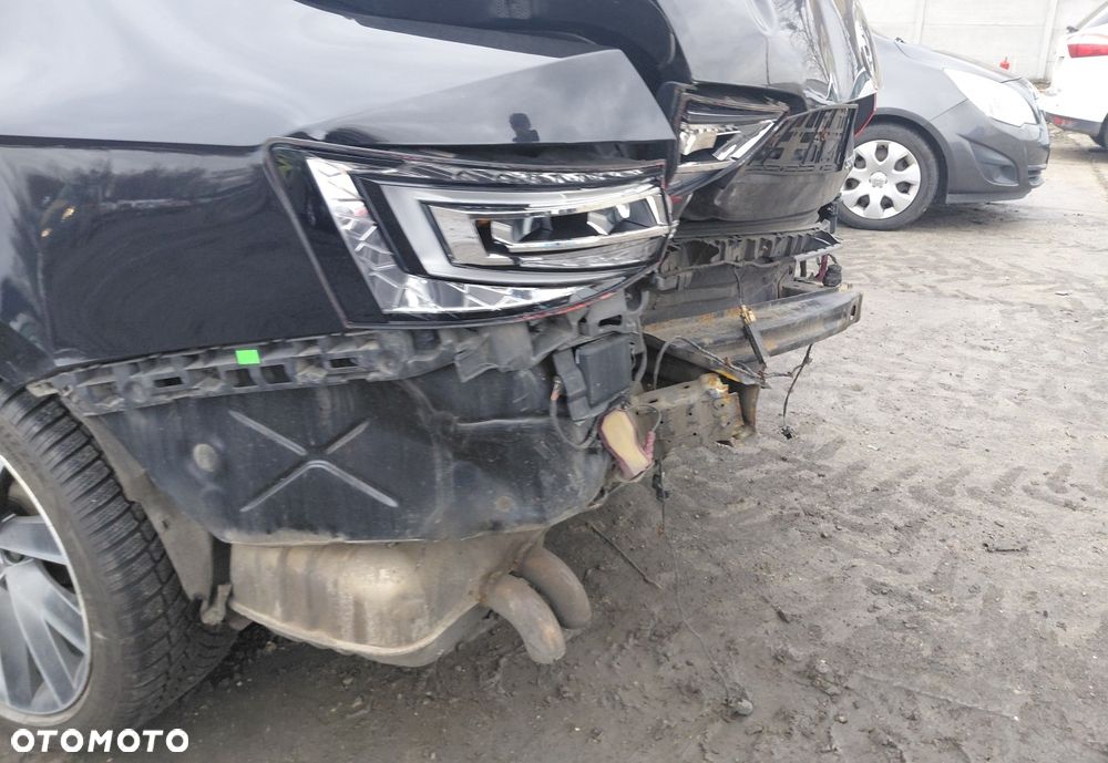 Skoda Superb 1.8 TSI L&K DSG - 12