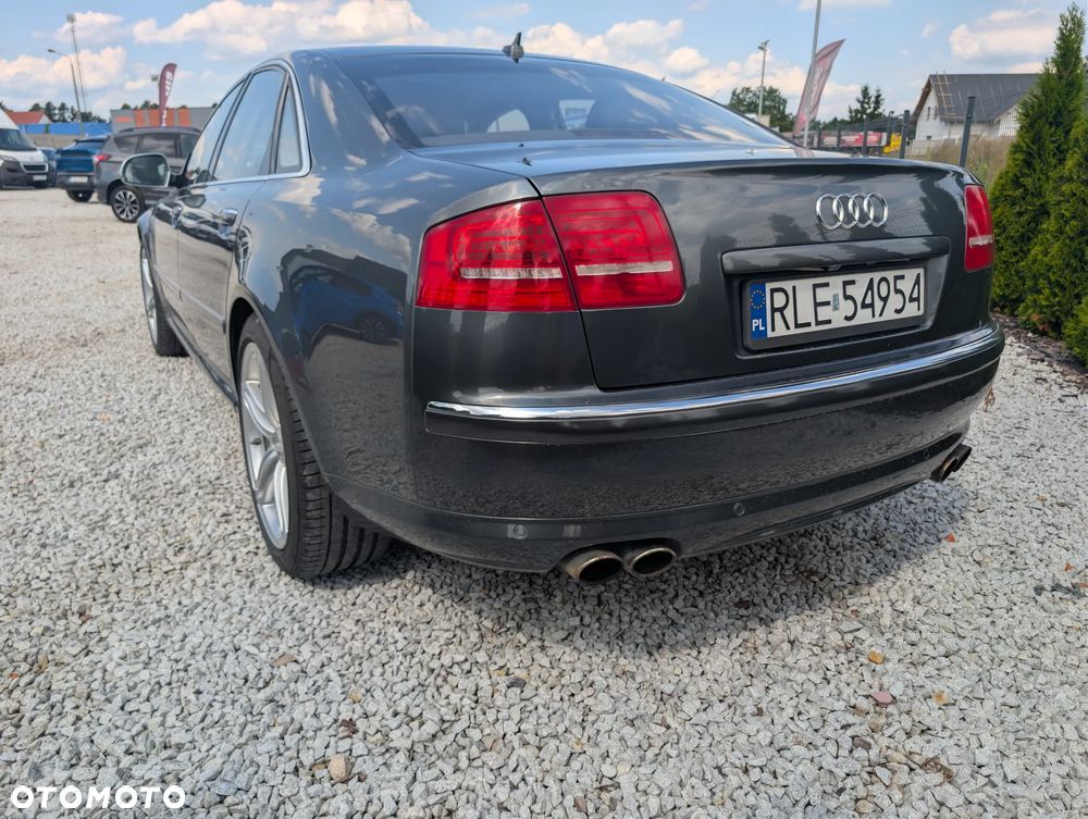 Audi S8 - 30