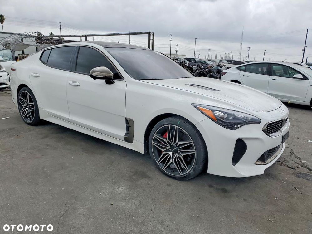 Kia Stinger - 5