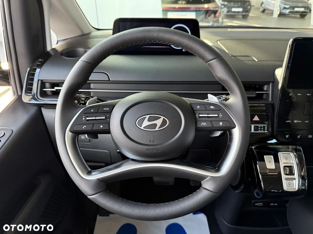 Hyundai Staria - 13