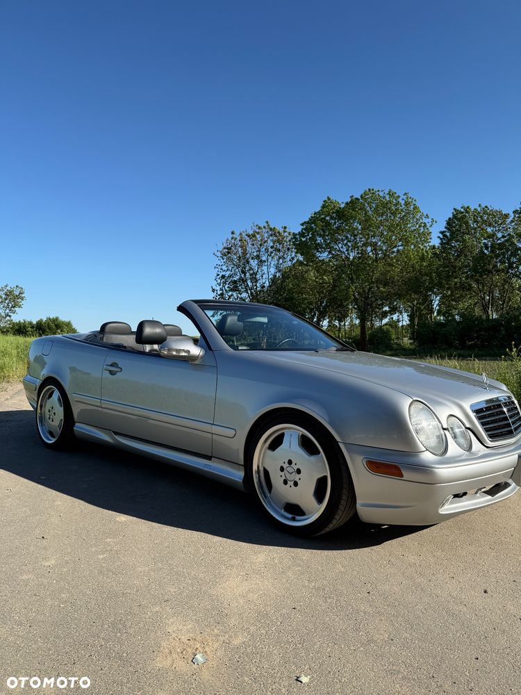 Mercedes-Benz CLK - 16