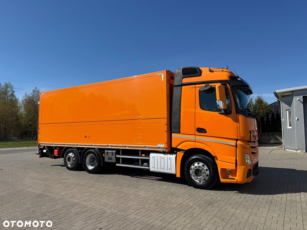 Mercedes-Benz Actros - 3
