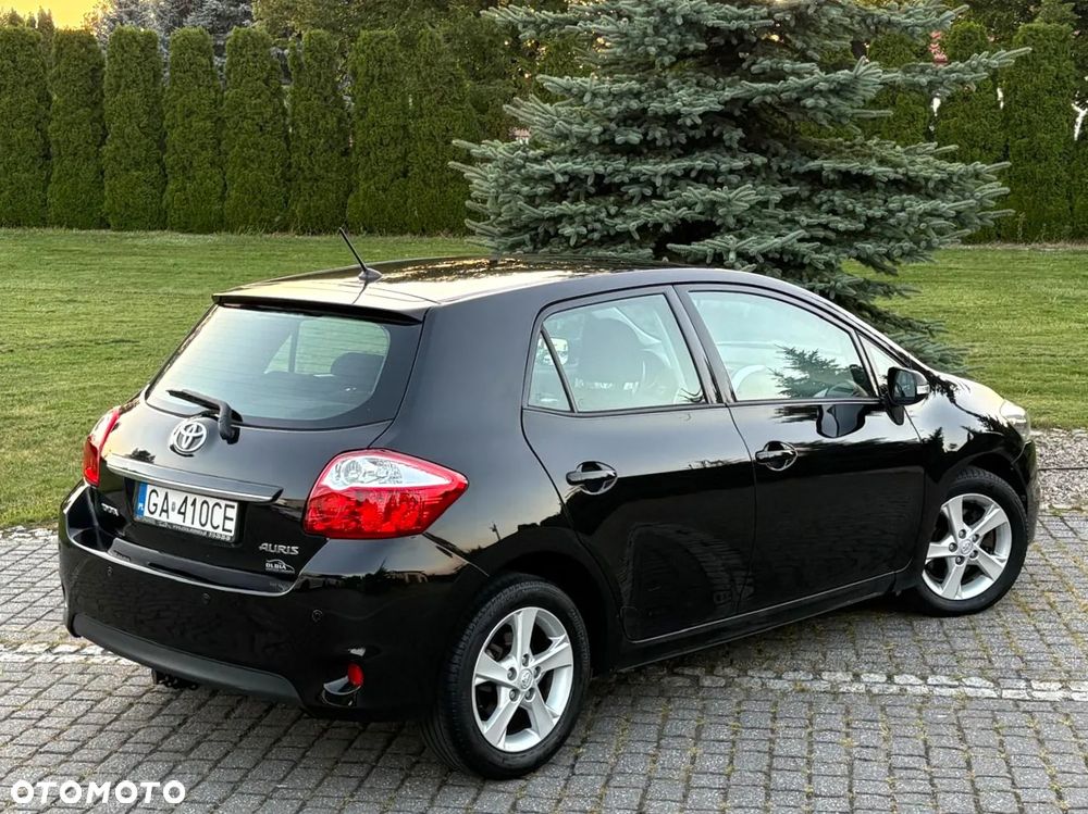 Toyota Auris 2.0 D-4D Life+ - 7