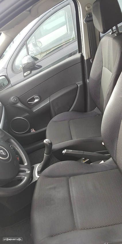 Renault Clio 1.2 16V Dynamique Luxe - 13