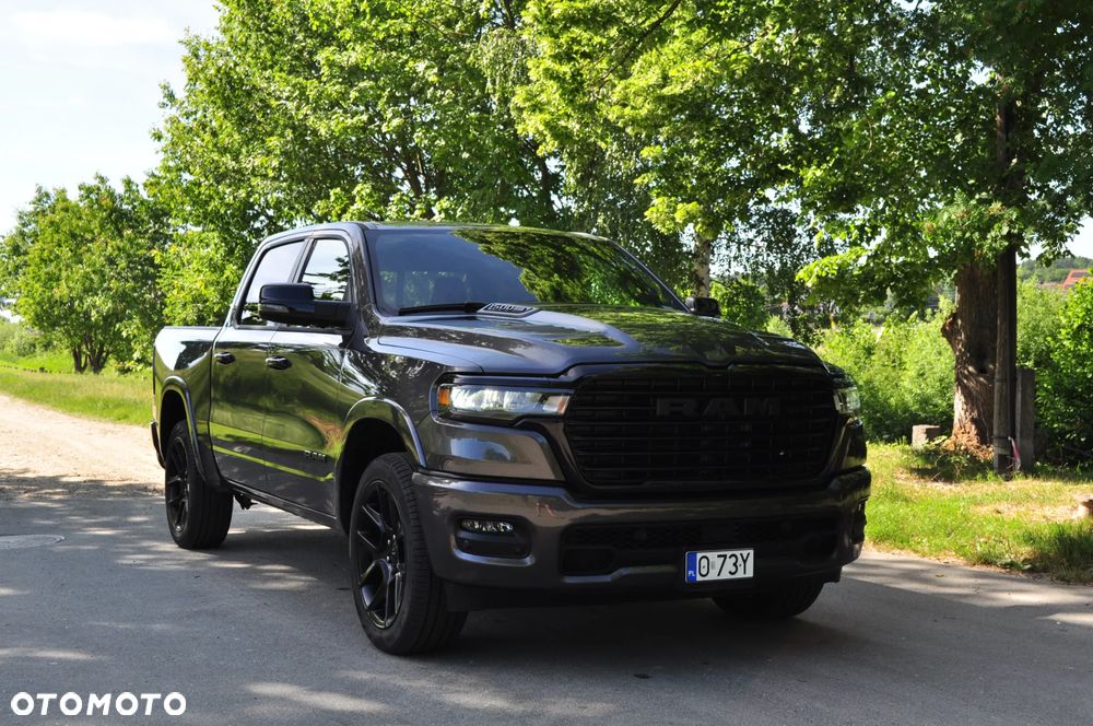 RAM 1500 Laramie Night Premium - 8