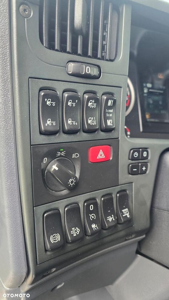 Scania G410 Euro 6  bez EGR 4x2 chłodnia full air kurierka rama do zabudowy import Szwajcaria piękny stan! - 31