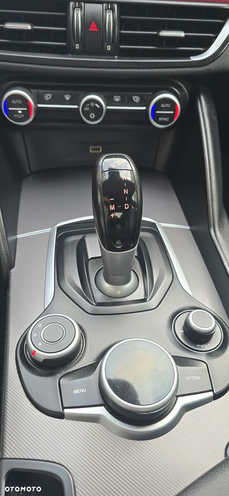 Alfa Romeo Giulia 2.2 D Turbo Super - 12