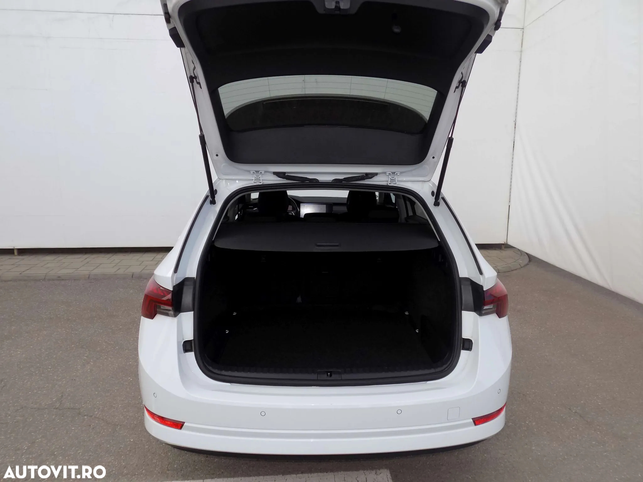 Skoda Octavia 2.0 TDI DSG Style - 32