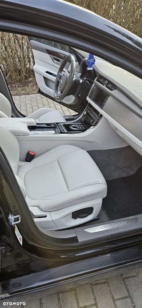 Jaguar XF 3.0 V6 Prestige - 17