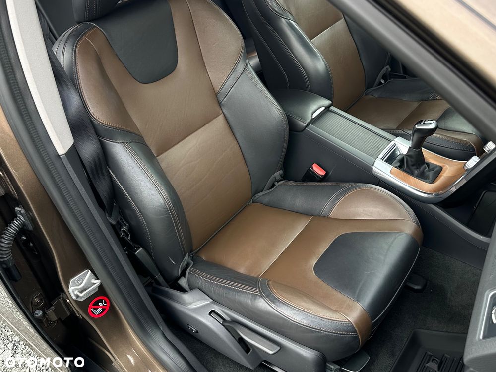 Volvo XC 60 D3 Drive-E Momentum - 27