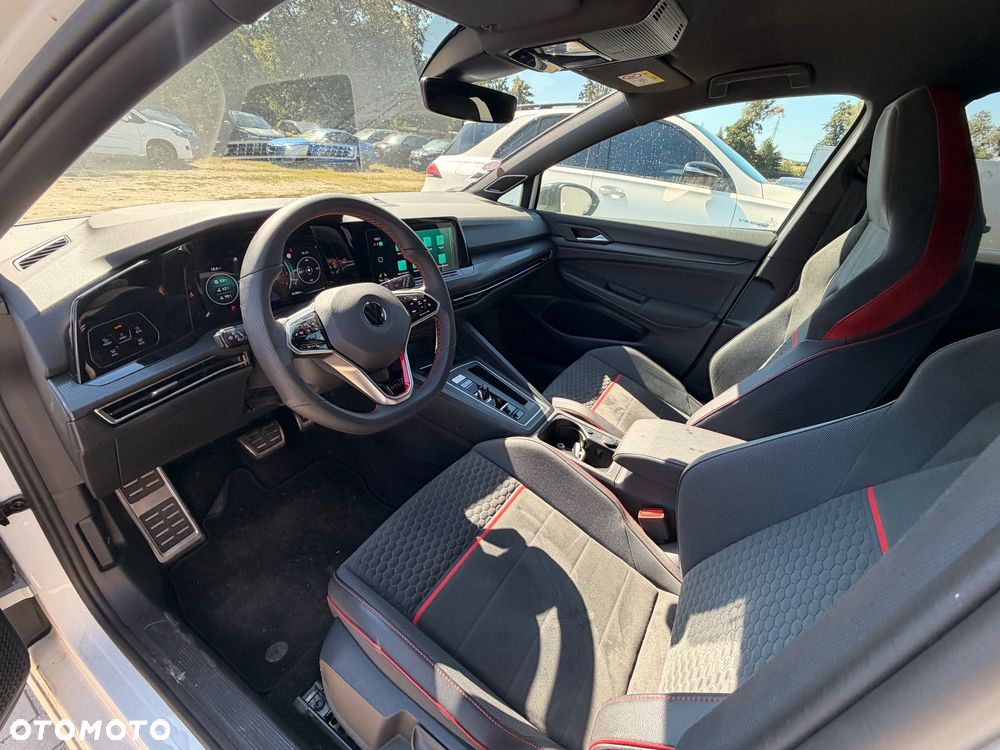 Volkswagen Golf - 20
